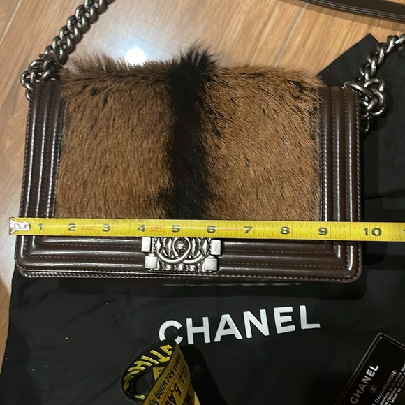 Hardly used Chanel Paris-Edinburgh Celtic Goat Fur Medium Boy Bag - Picture 15 of 17